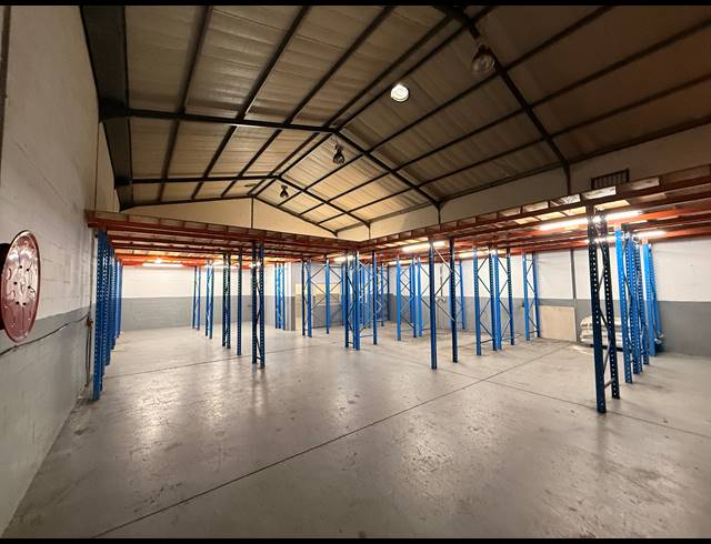 380M² WAREHOUSE TO LET IN PAROW INDUSTRIAL